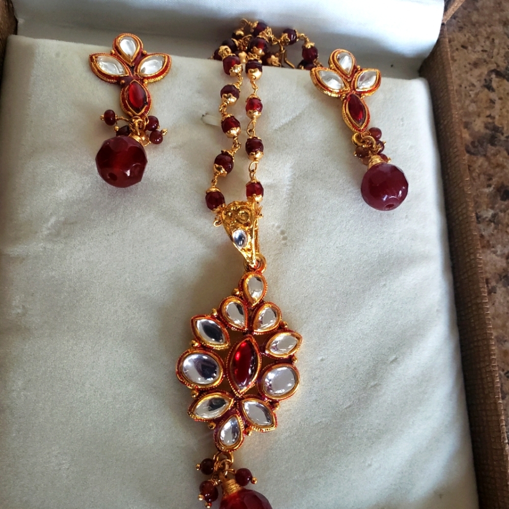 Necklace and earrings
